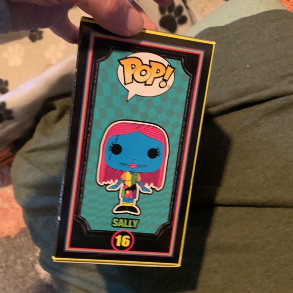 Disney nightmare before Christmas Sally pop funko neon figure ( 16 ) - Picture 4 of 6